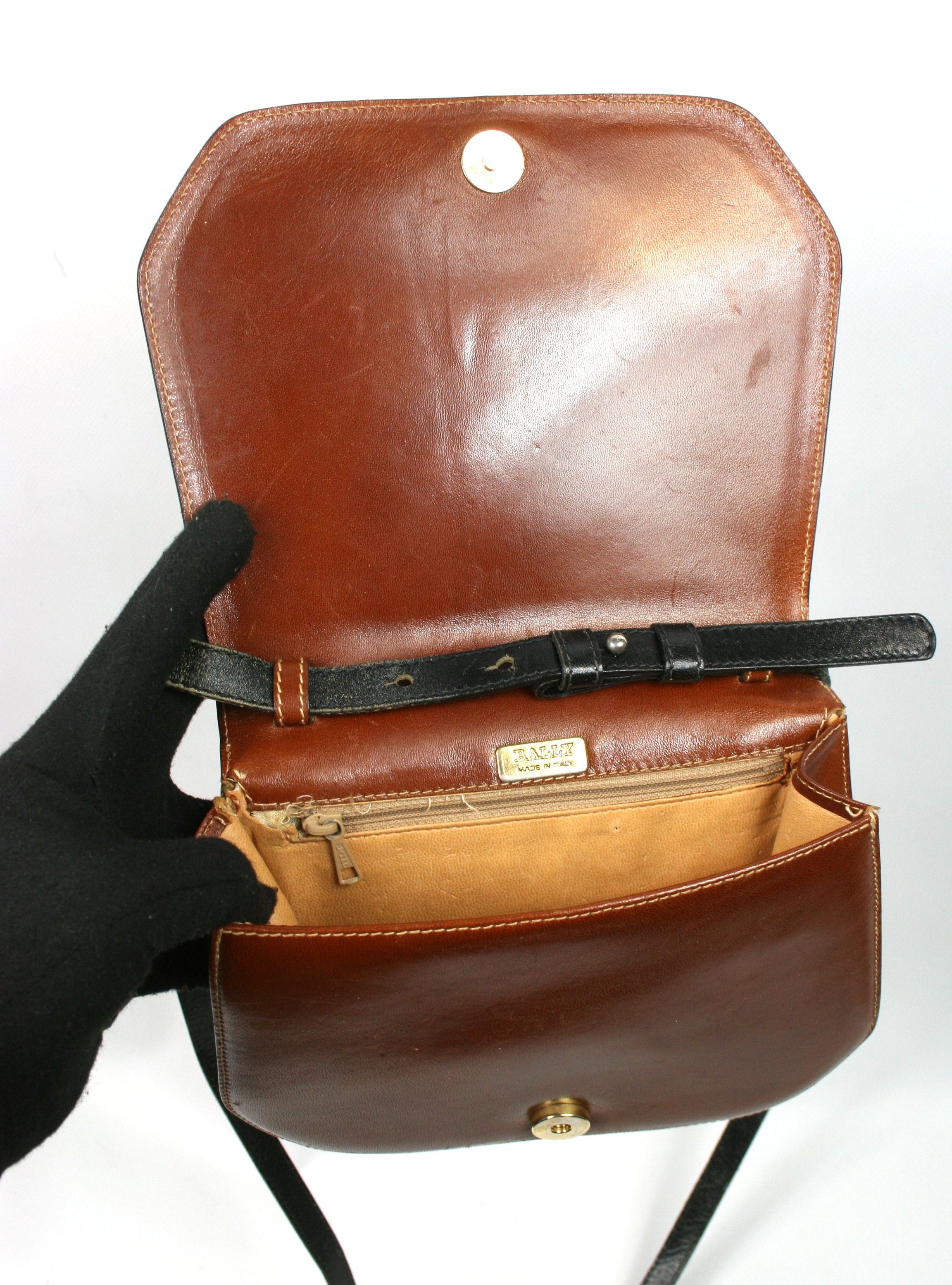 Bally 90S Logo Leather Crossbody Mini Bag Vintage Size ONE SIZE - 8 Thumbnail