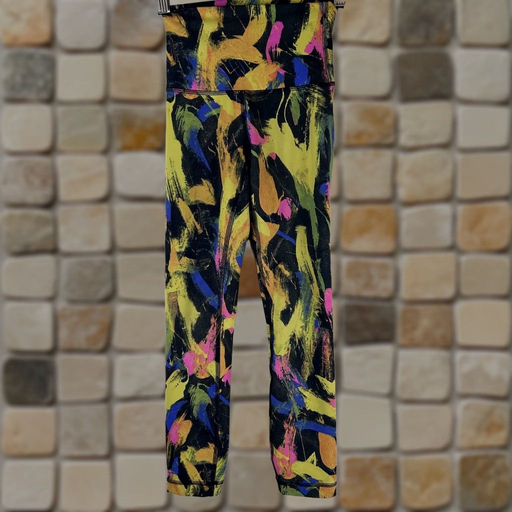 Lululemon Lululemon Leggings Womens 0 High Rise Abstract Print Yoga Athletic Gym Pants Multicolor Geometric Pattern Stretch Elastic Waist Reflective Logo Size 25" / US 0 / IT 36 - 1 Thumbnail