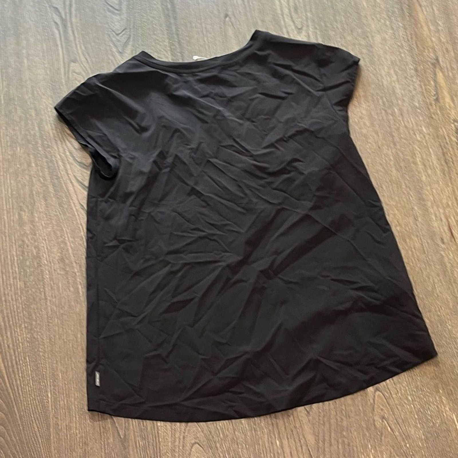 Eddie Bauer NWOT Eddie Bauer Black Short Sleeve V-Neck Athletic Top S Size S / US 4 / IT 40 - 5 Thumbnail