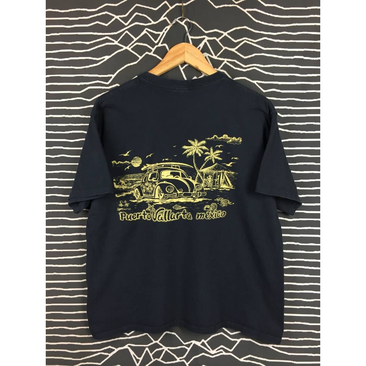 Vintage Vtg Puerto Vallarta Mexico Volkswagen Beetle Beach Vibes Tee Size US L / EU 52-54 / 3 - 1 Thumbnail