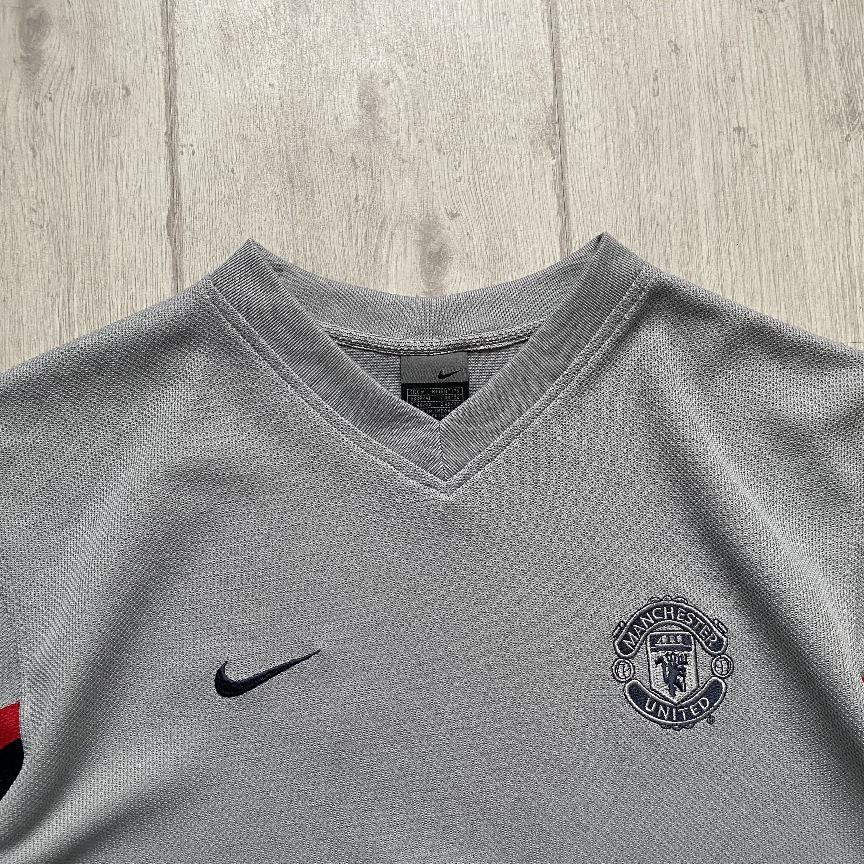Nike ⚽️ 90s Vintage Nike Blokecore Manchester United logo tee Size US M / EU 48-50 / 2 - 3 Thumbnail