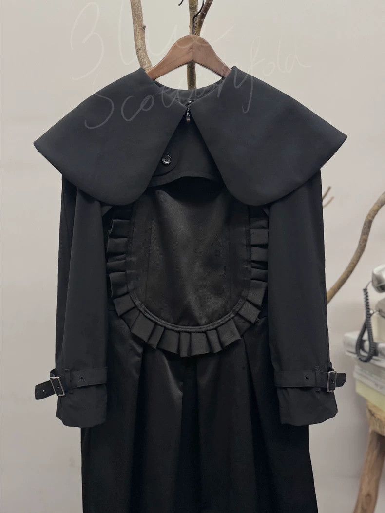 Comme des Garçons Short Trench Coat Comme Des Garcons Short trench coat with large lapel