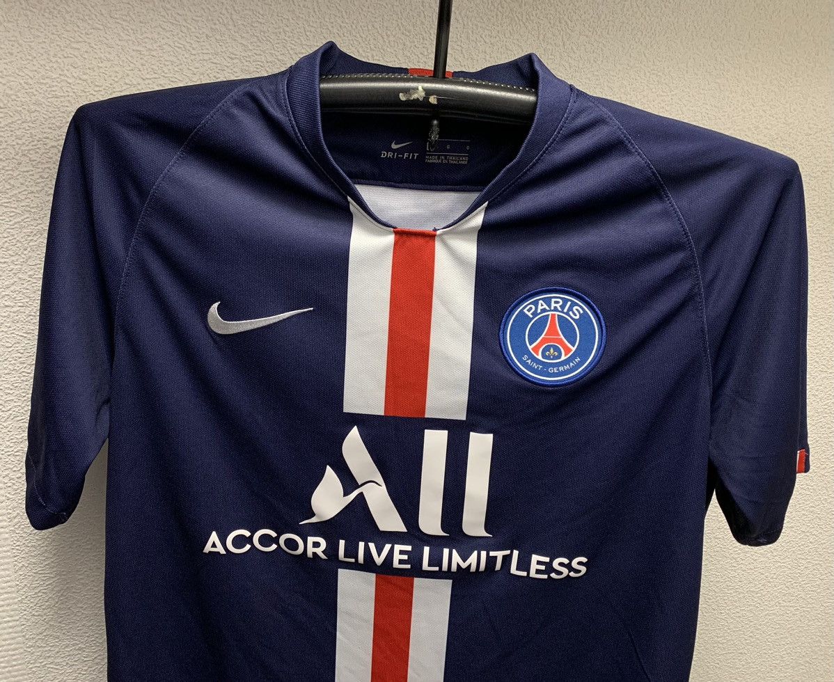 Nike Paris Saint Germain PSG Nike soccer jersey L vintage Size US L / EU 52-54 / 3 - 4 Thumbnail