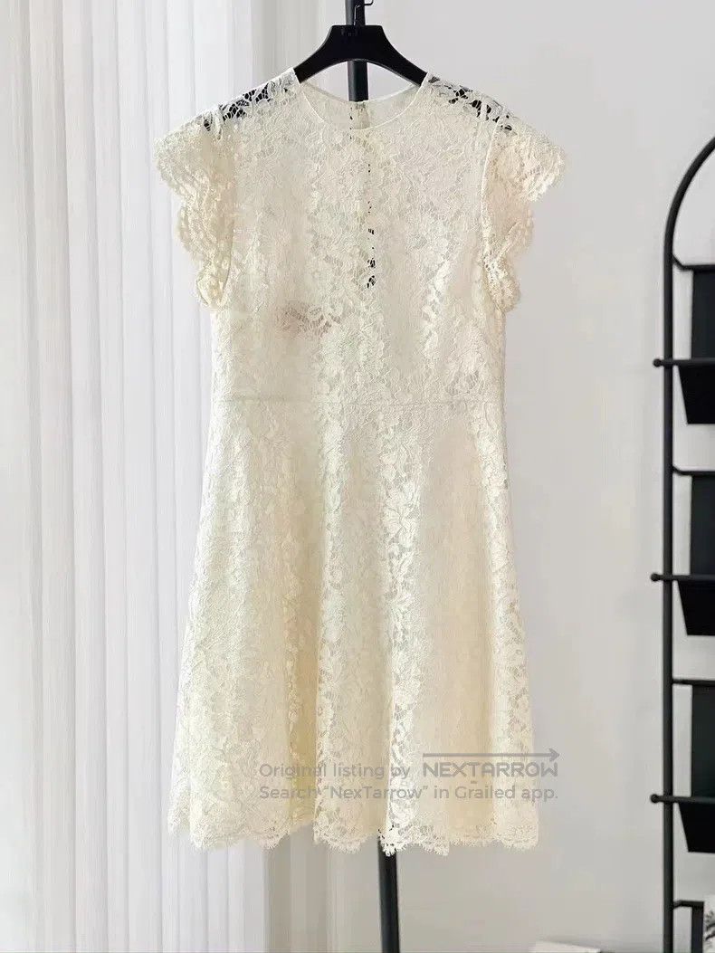 Valentino Valentino Milky lace lace dress Size M / US 6-8 / IT 42-44 - 1 Thumbnail