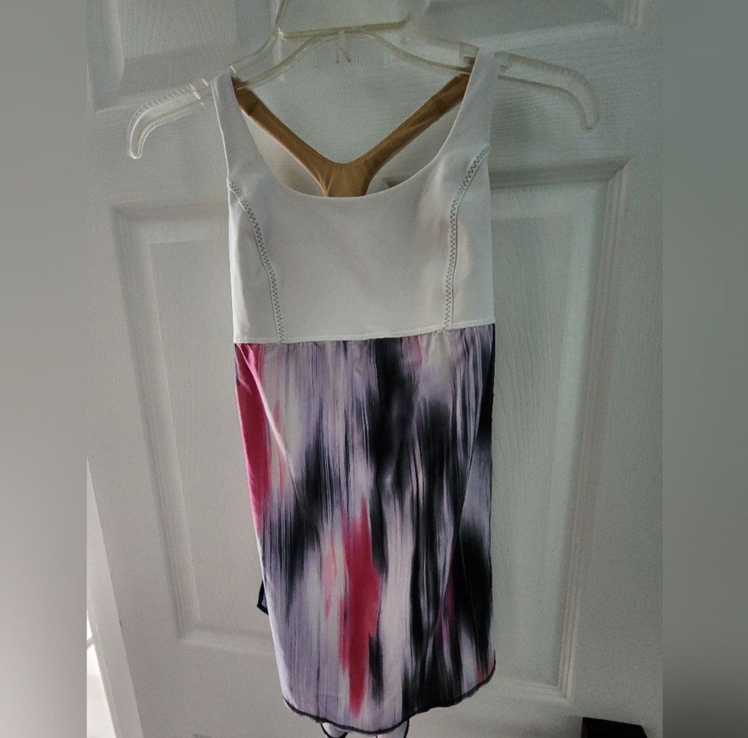 Lululemon Lululemon Venus Tank Mirage Deep Indigo / White Size 4 Size S / US 4 / IT 40 - 1 Thumbnail