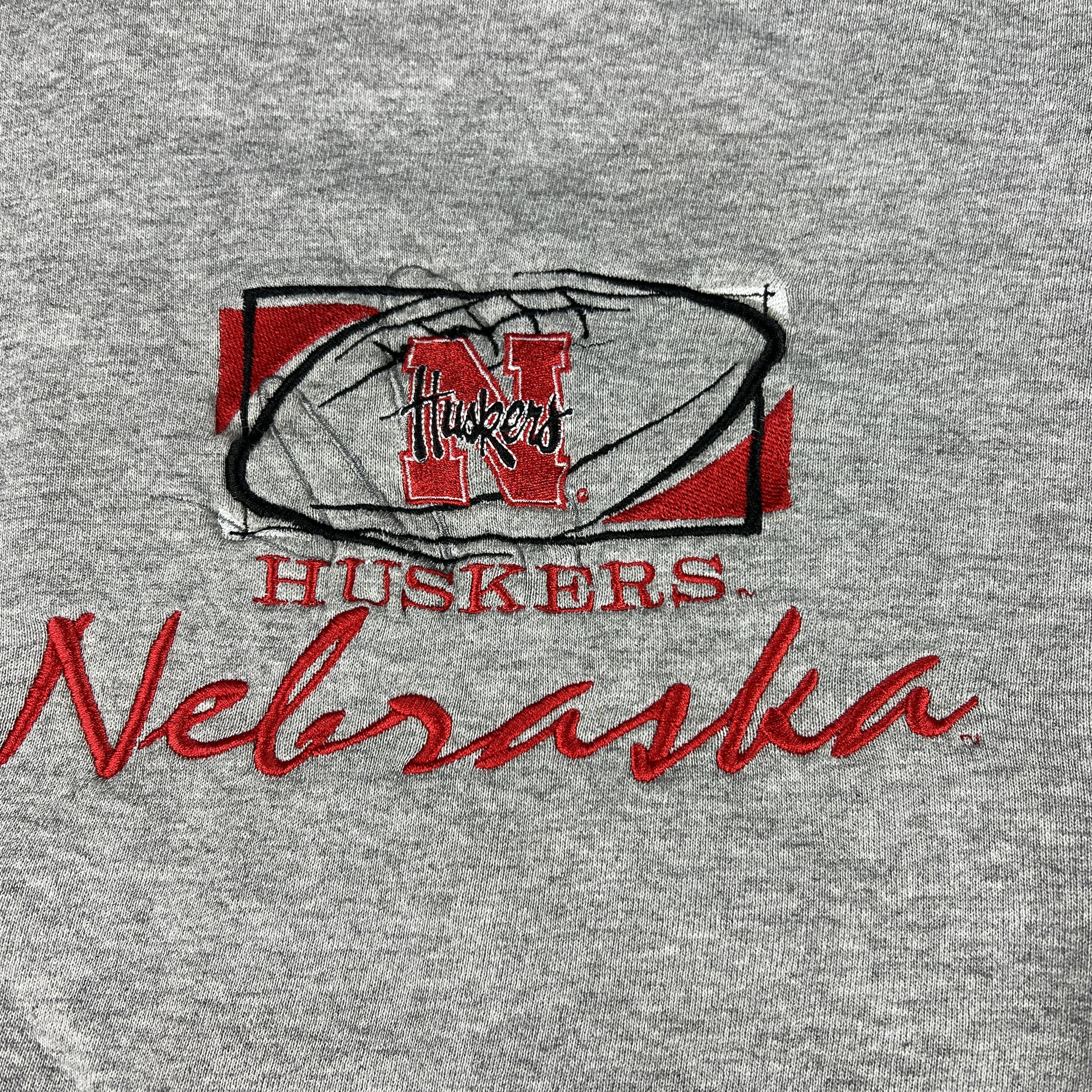 NCAA × Vintage VTG Nebraska Cornhuskers Sweatshirt Embroidered Crewneck Size US L / EU 52-54 / 3 - 6 Thumbnail
