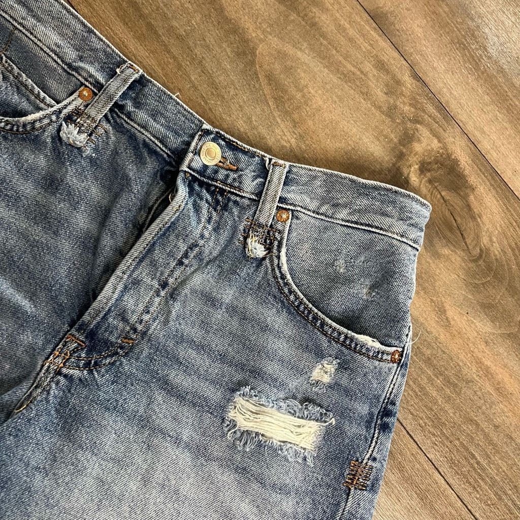 Free People Free People Lighy Wash Denim Casual Shorts Women 27 Size 27" / US 4 / IT 40 - 2 Thumbnail