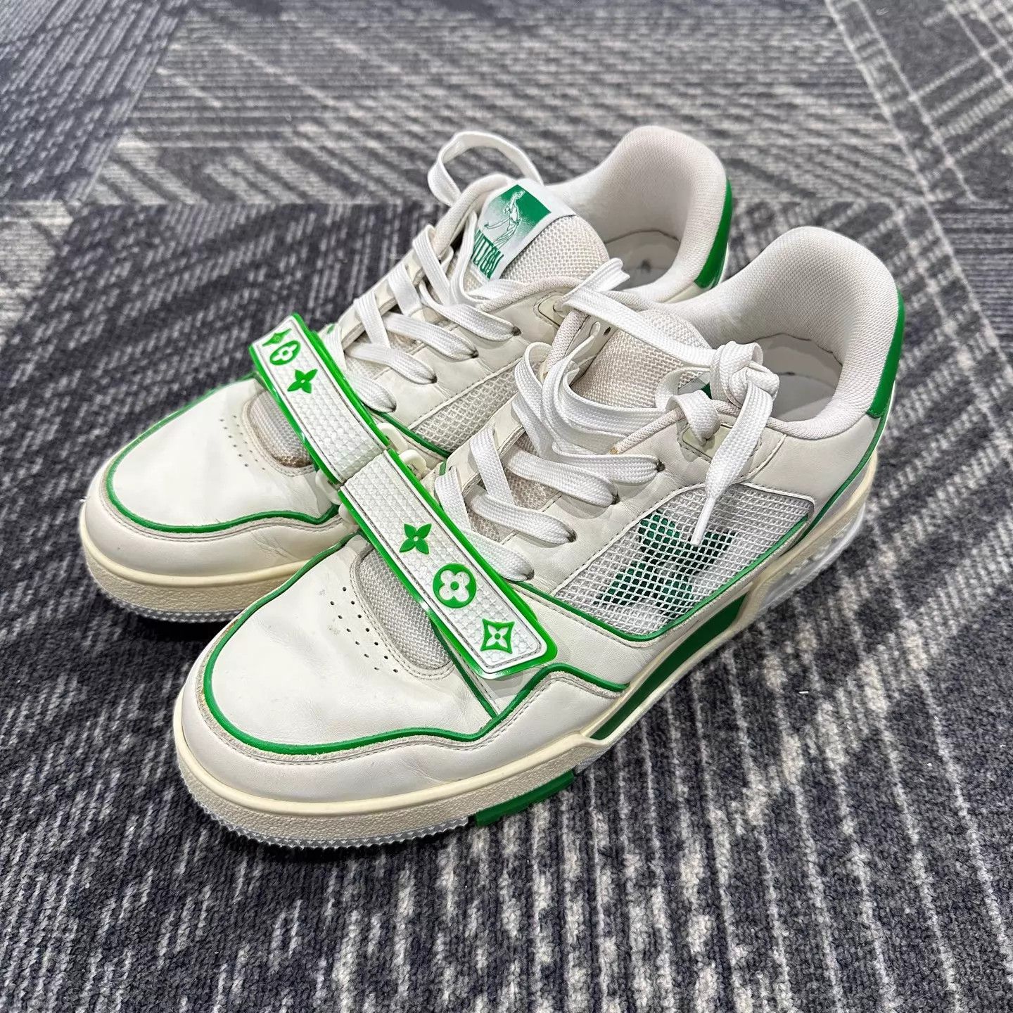 Louis Vuitton Louis Vuitton Trainer White Green 41 Size US 8 / EU 41 - 1 Thumbnail