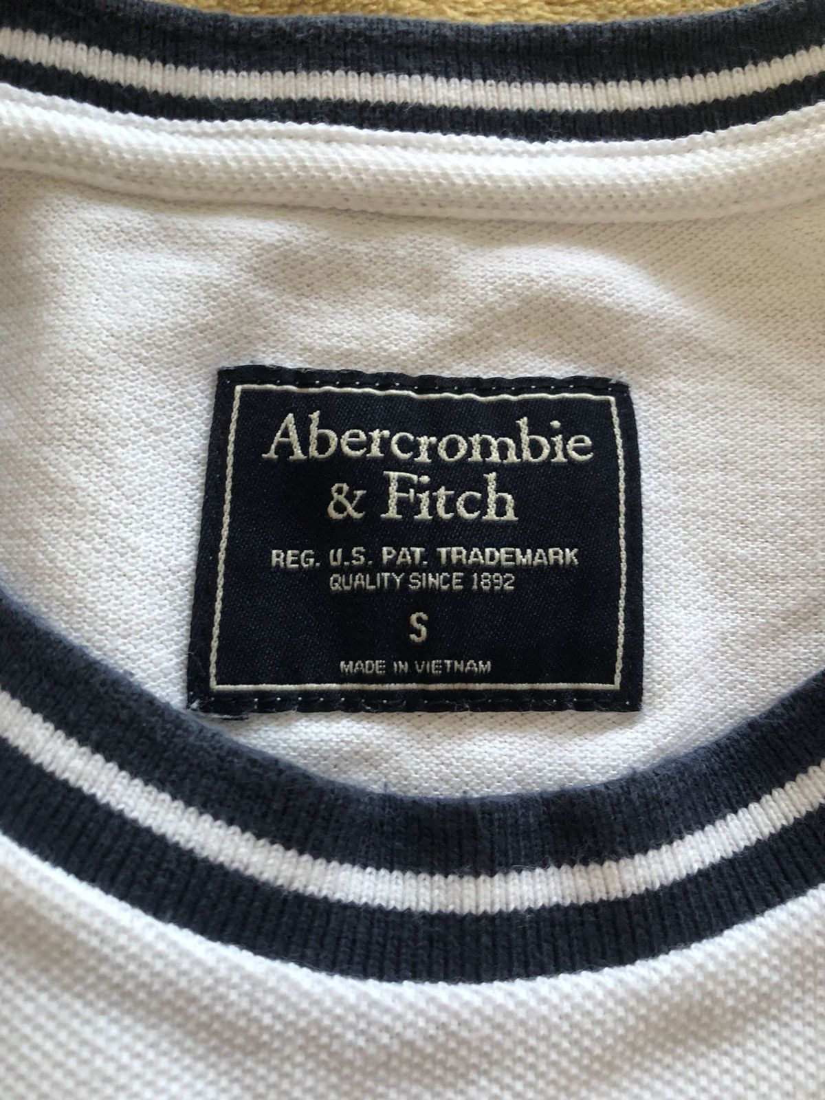 Abercrombie & Fitch ABERCROMBIE & FITCH CLASSIC VINTAGE TEE SHIRT Size US S / EU 44-46 / 1 - 2 Thumbnail