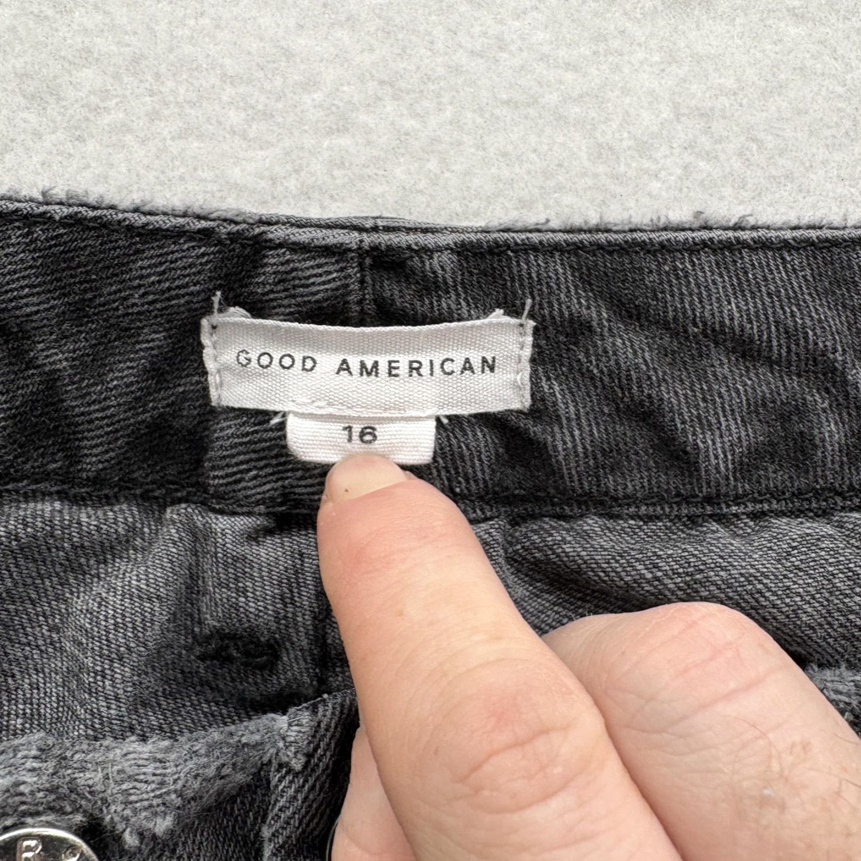 Good American Good American Good Heritage Icon Jeans Womens 16 Gray Denim Pants High Rise Relaxed 5-Pocket Pockets Zip Button Plus Size 26 in Inseam 26 in XS? Size 38" / US 16 / IT 52 - 5 Thumbnail