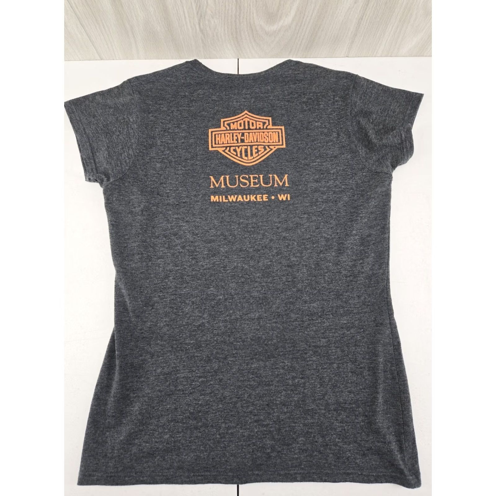 Harley Davidson VINTAGE Harley-Davidson Museum Skull T Shirt Women’s Medium Milwaukee WI Biker Tee Size M / US 6-8 / IT 42-44 - 2 Thumbnail