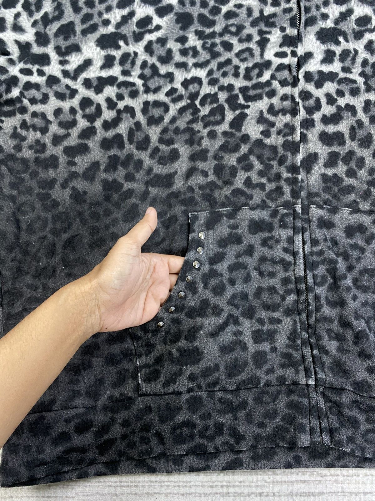Black Label × Le Grande Bleu (L.G.B.) × Vintage Vtg Dig Deep Black Label Leopard Punk Style Faux Fur Hoodie Size US XL / EU 56 / 4 - 7 Thumbnail