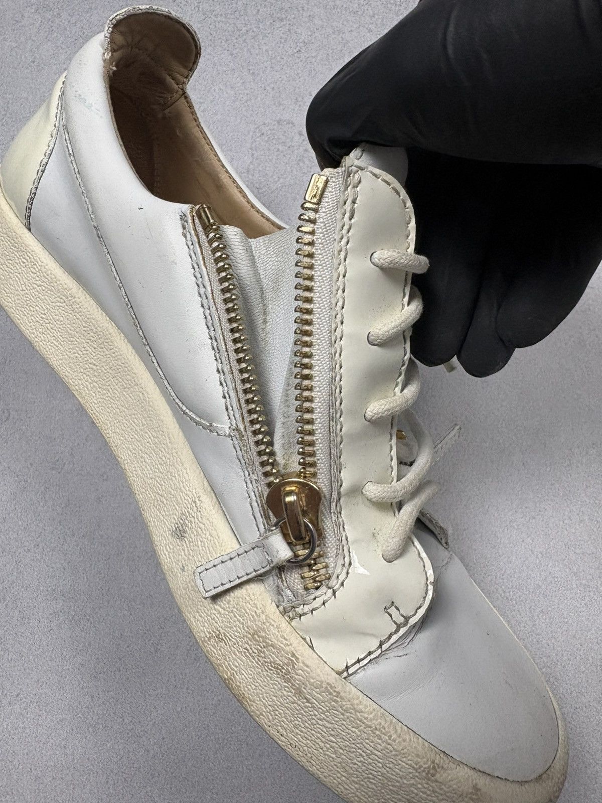 Giuseppe Zanotti Giuseppe Zanotti White Leather Zip Low Top Sneakers EU43 Size US 10 / EU 43 - 17 Thumbnail
