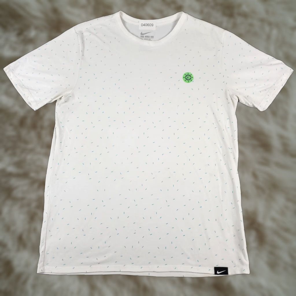 Nike Nike T-Shirt Mens Large White Swoosh Casual Short Sleeve Regular Fit Sports Size US L / EU 52-54 / 3 - 1 Thumbnail