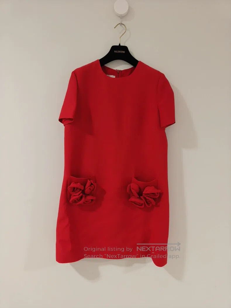 Valentino Valentino dress Size M / US 6-8 / IT 42-44 - 1 Thumbnail