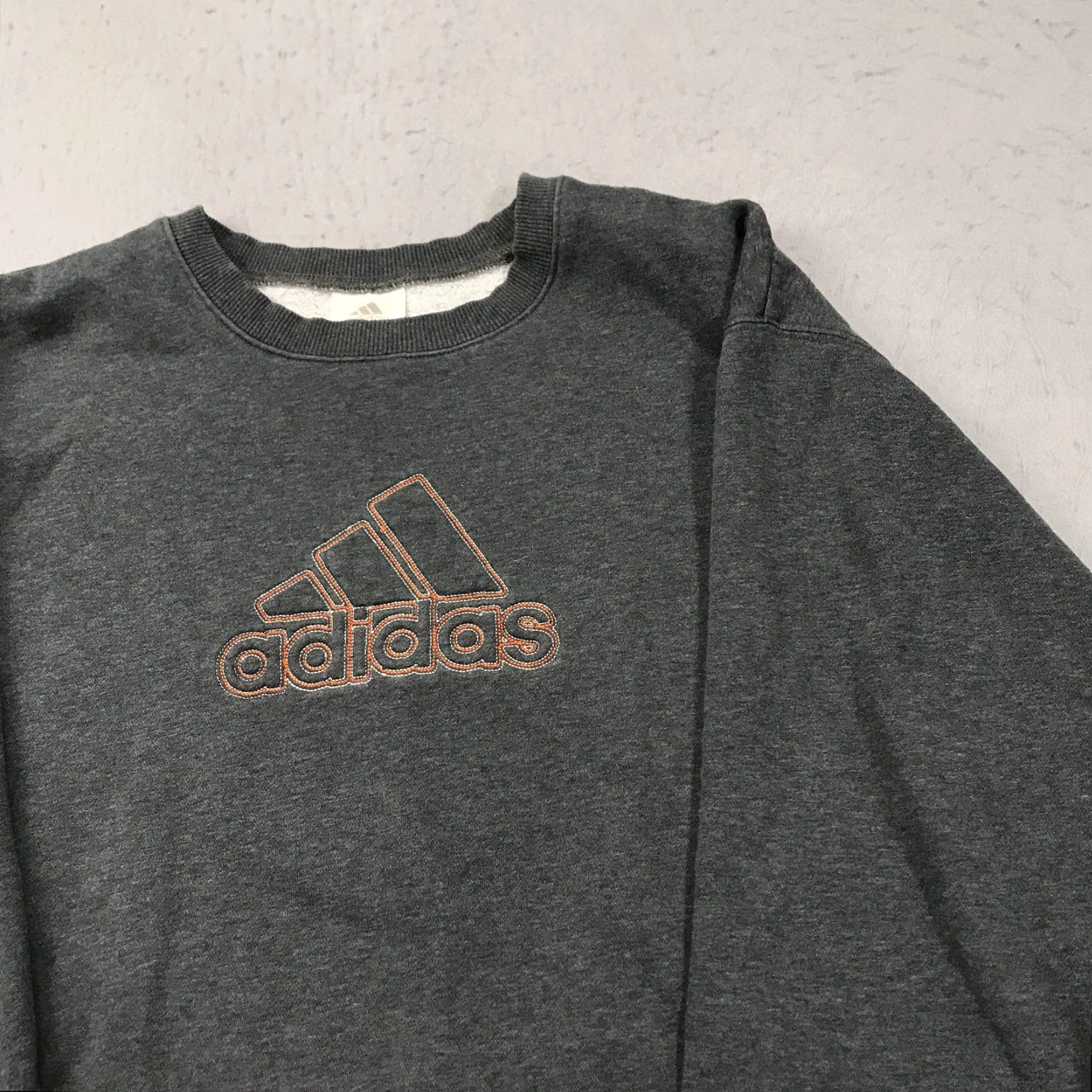 Adidas VINTAGE Adidas Sweatshirt Mens XL Gray Embroidered Logo Crewneck Heavy Y2K 90s Sports Shirt Size US XL / EU 56 / 4 - 3 Thumbnail