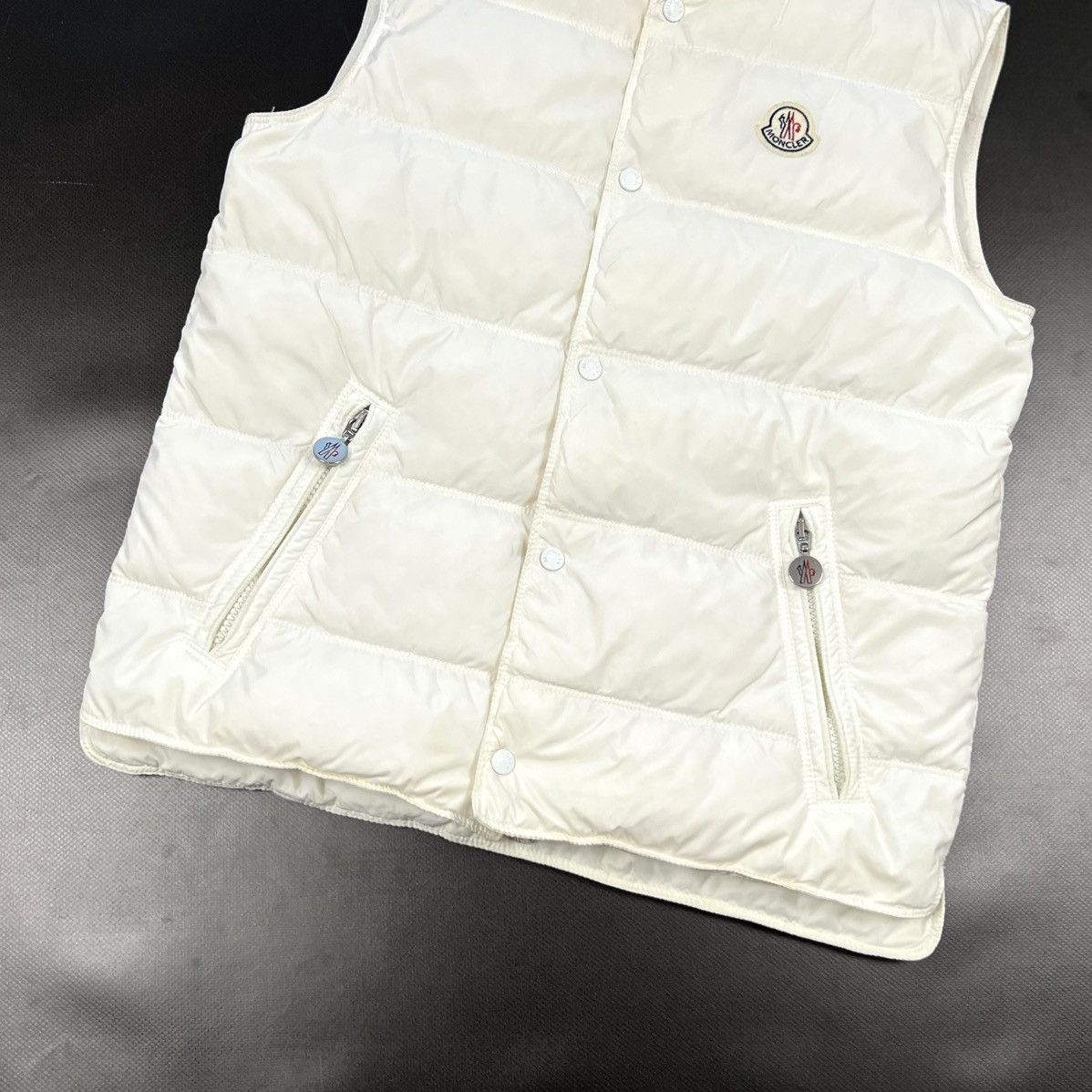 Moncler Auth Women’s Moncler White Casual Puffer Vest - 164cm - Xs/S Size XS / US 0-2 / IT 36-38 - 13 Thumbnail