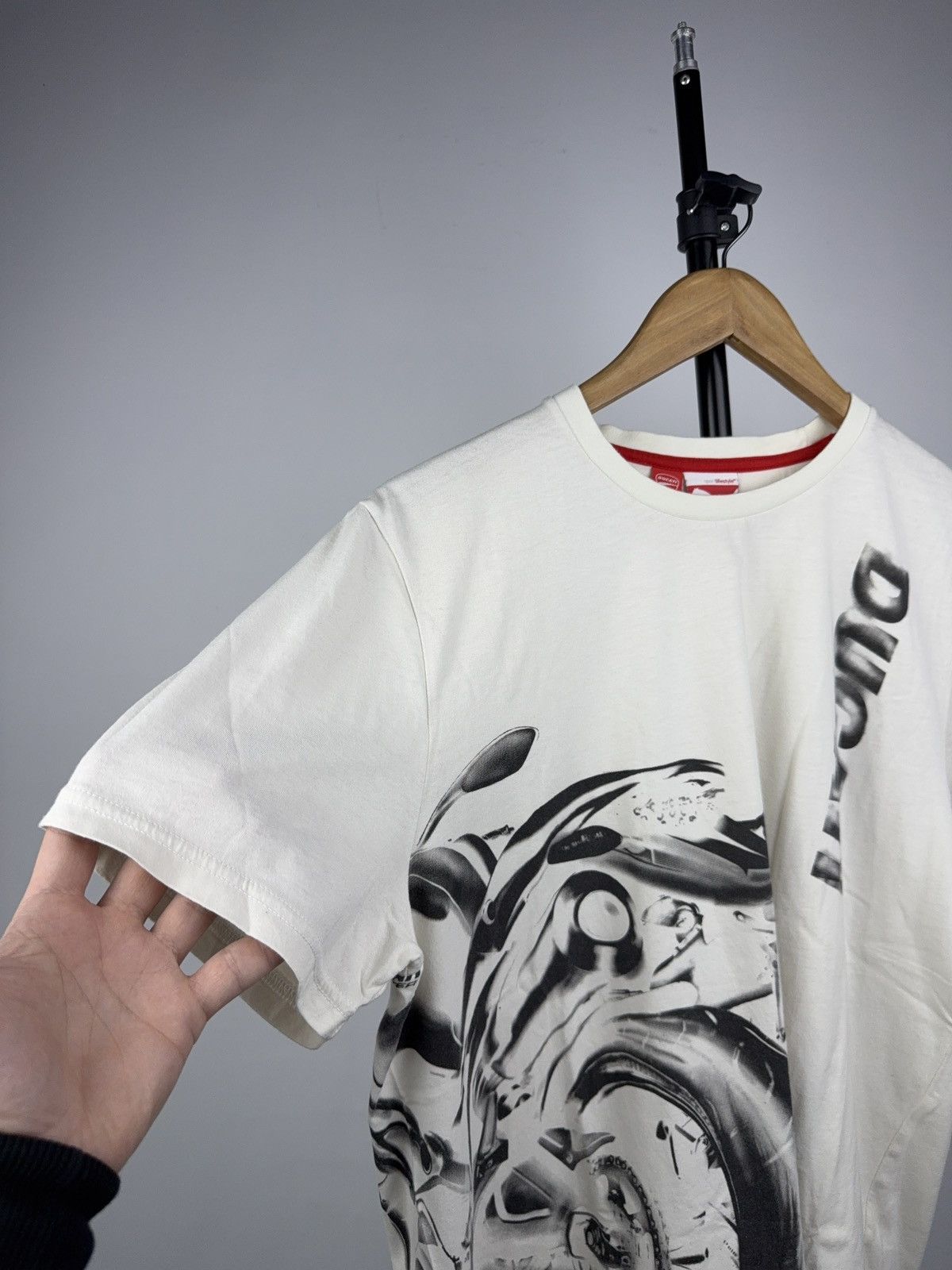 Ducati Vintage 00s Ducati x Puma Racing Moto Graphic Ivory Tee L Size US L / EU 52-54 / 3 - 4 Thumbnail