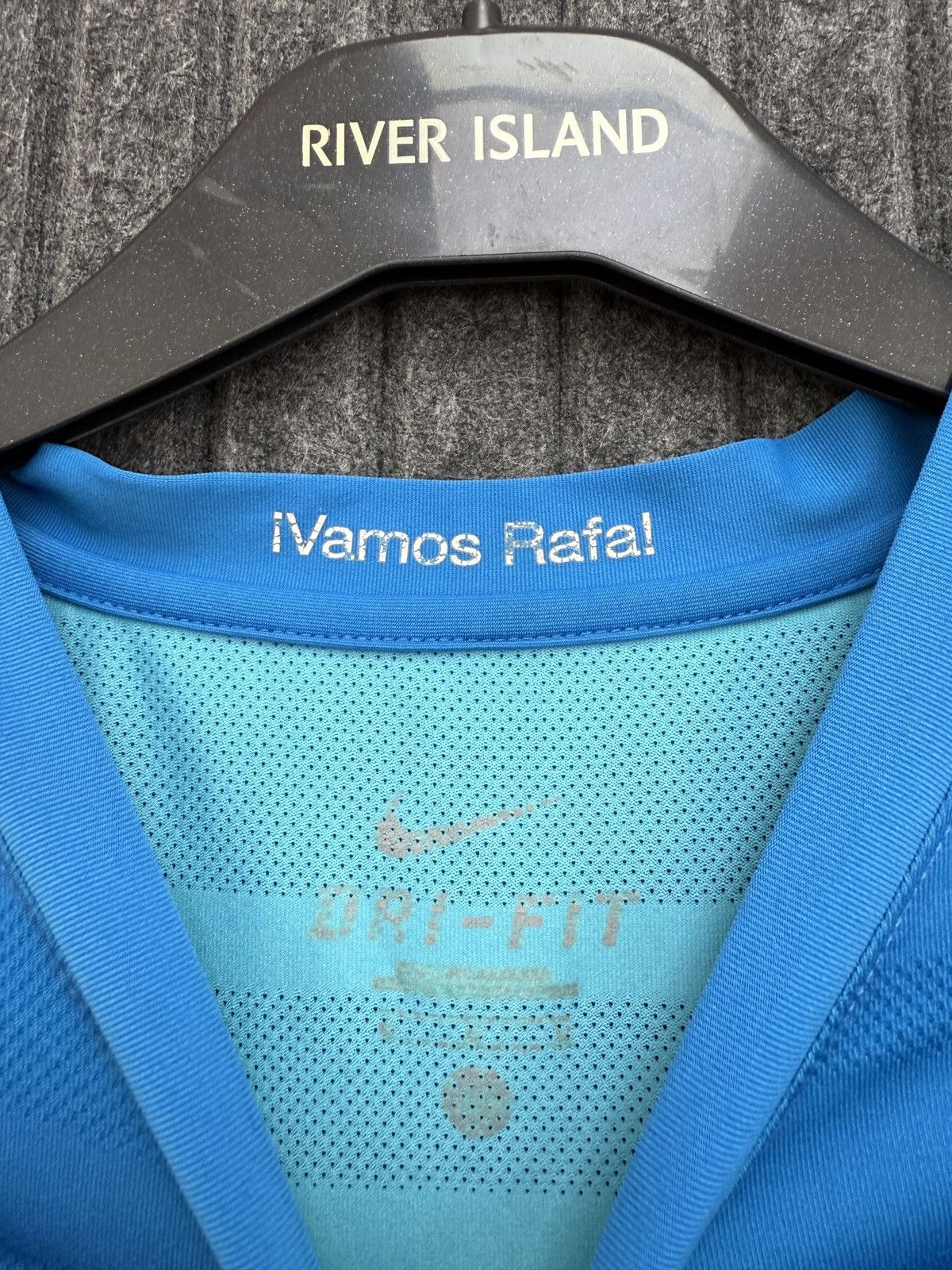 Nike Roland Garros 2011 ATP Tour Rafael Nadal Nike tennis shirt Size US M / EU 48-50 / 2 - 6 Thumbnail