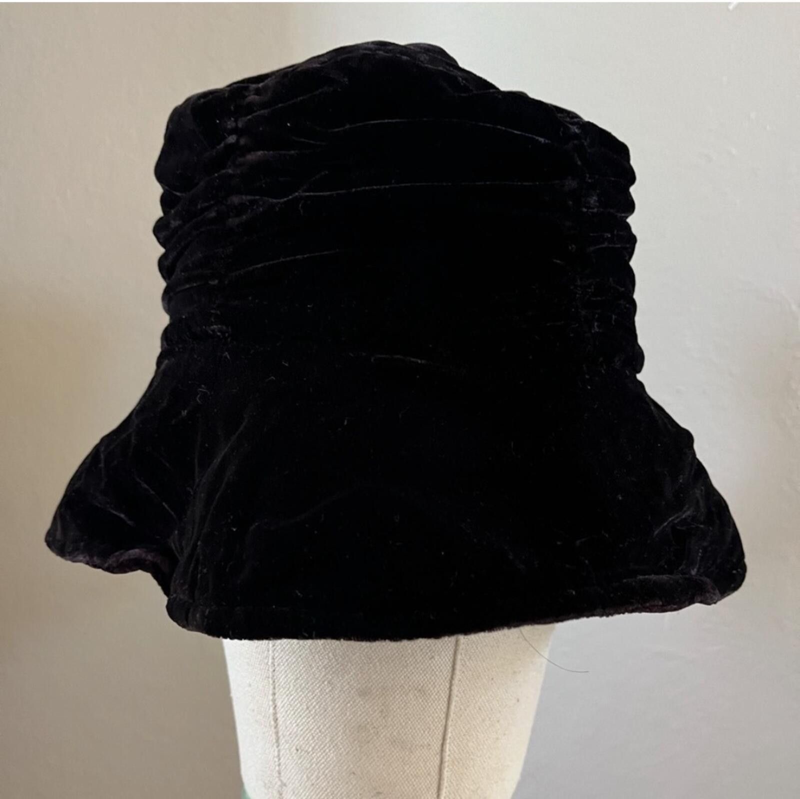 Other ( Y2K) crushed velvet bucket hat Size ONE SIZE - 5 Thumbnail