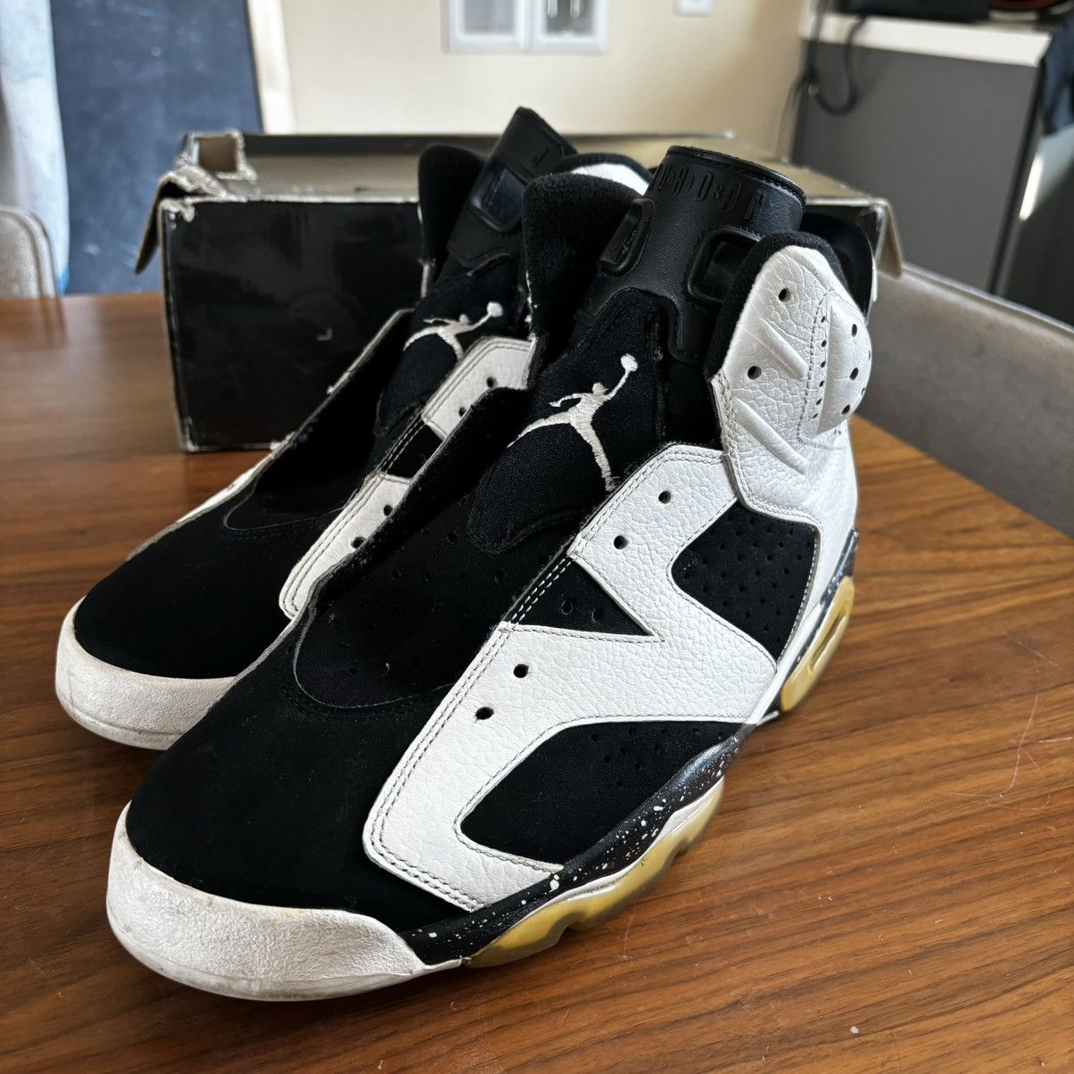 Nike Nike Air Jordan 6 Oreo Size US 10.5 / EU 43-44 - 1 Thumbnail