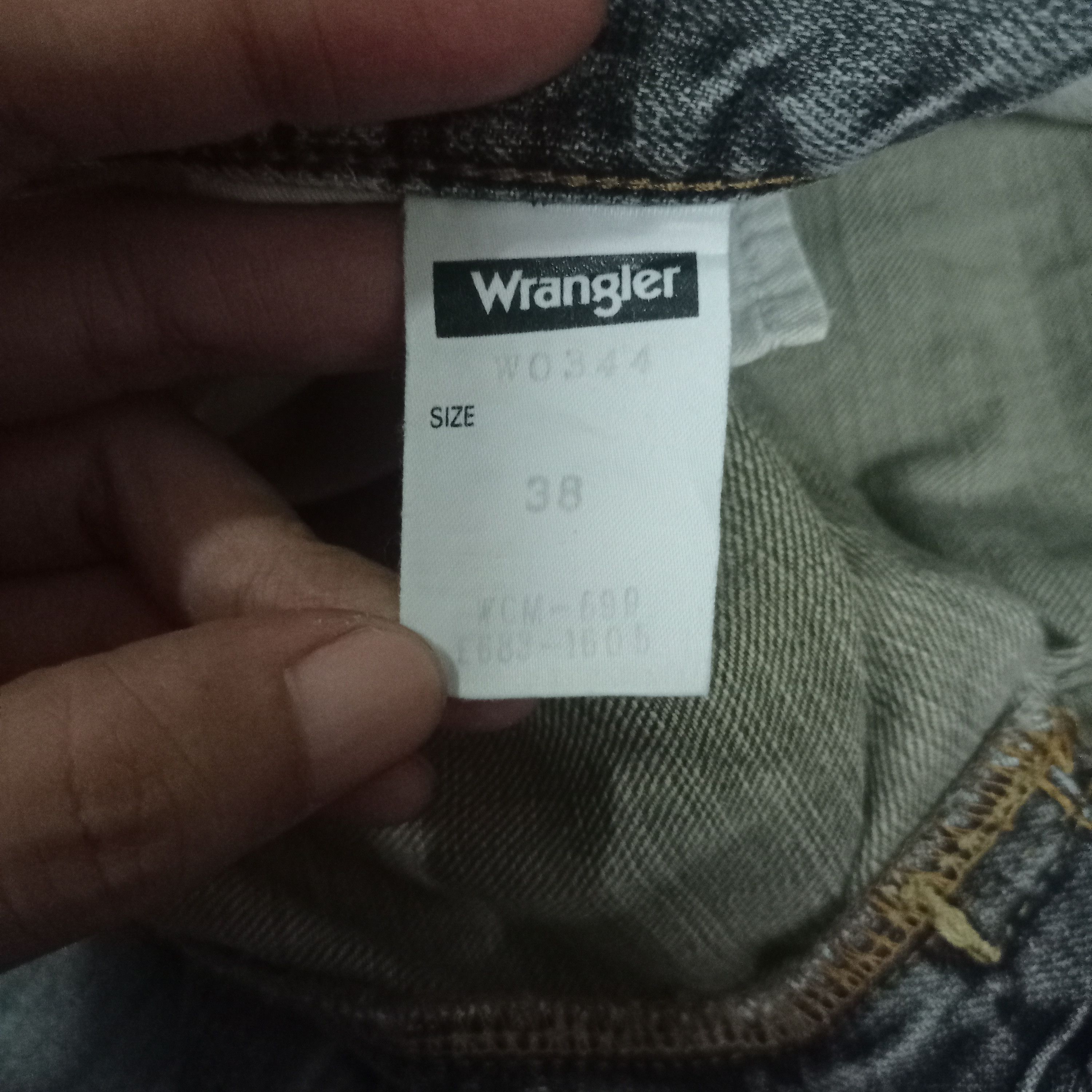 Wrangler Vintage Wrangler Frayed Hem Distressed Baggy Style Jeans Size US 39 - 8 Thumbnail