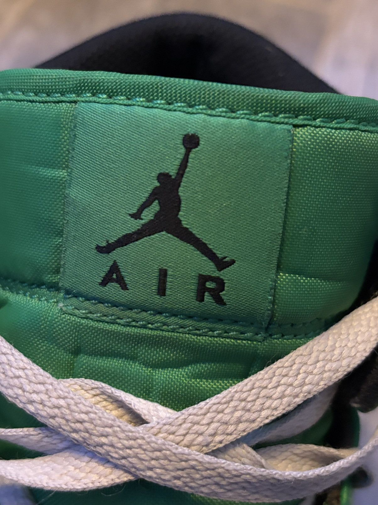 Jordan Brand × Nike Air Jordan 1 mid Lucky Green size-9 Size US 9 / EU 42 - 4 Thumbnail