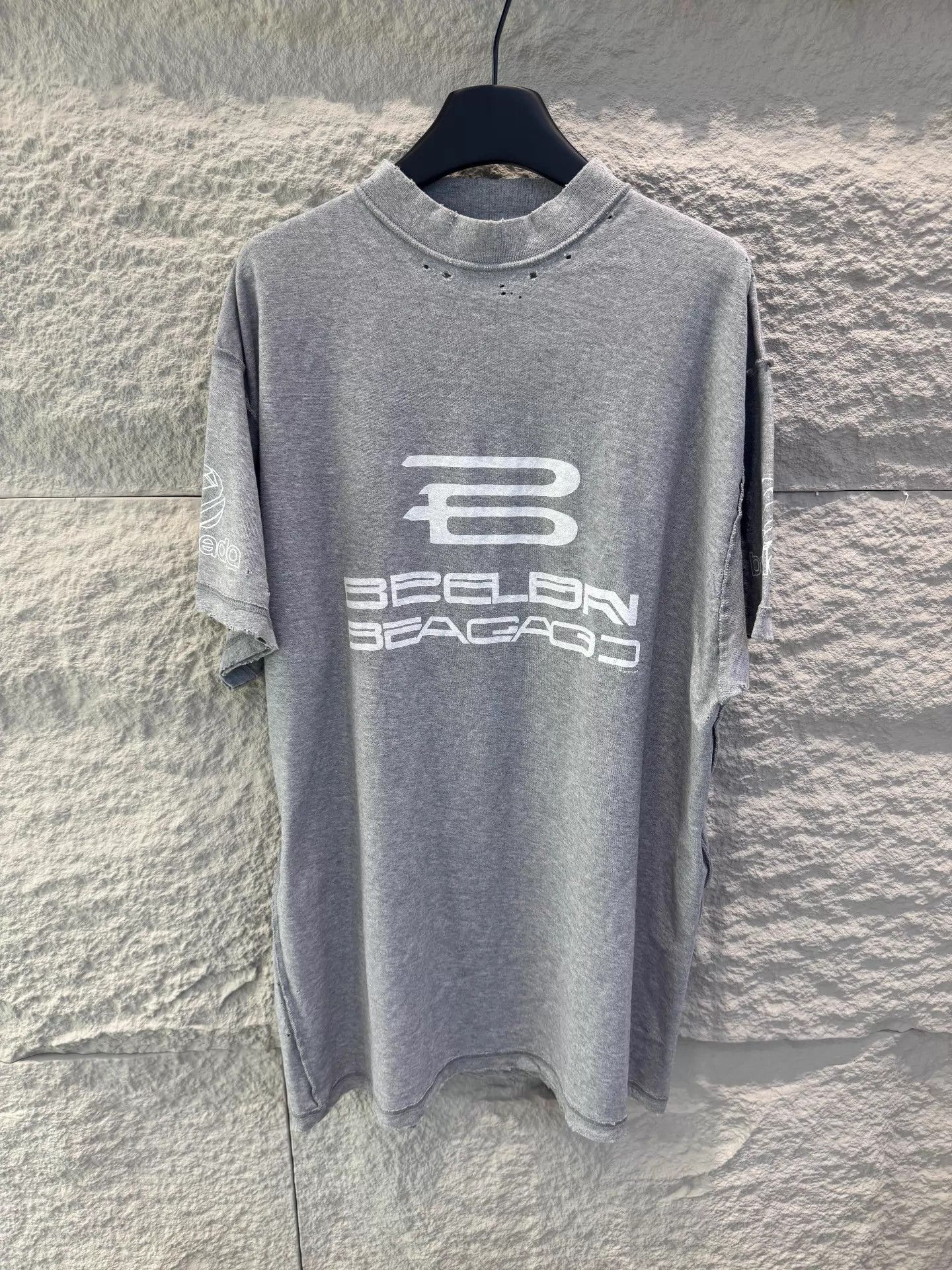 Balenciaga Balenciaga SS24 Logo Oversized Gray Crewneck Tee Size US S / EU 44-46 / 1 - 1 Thumbnail