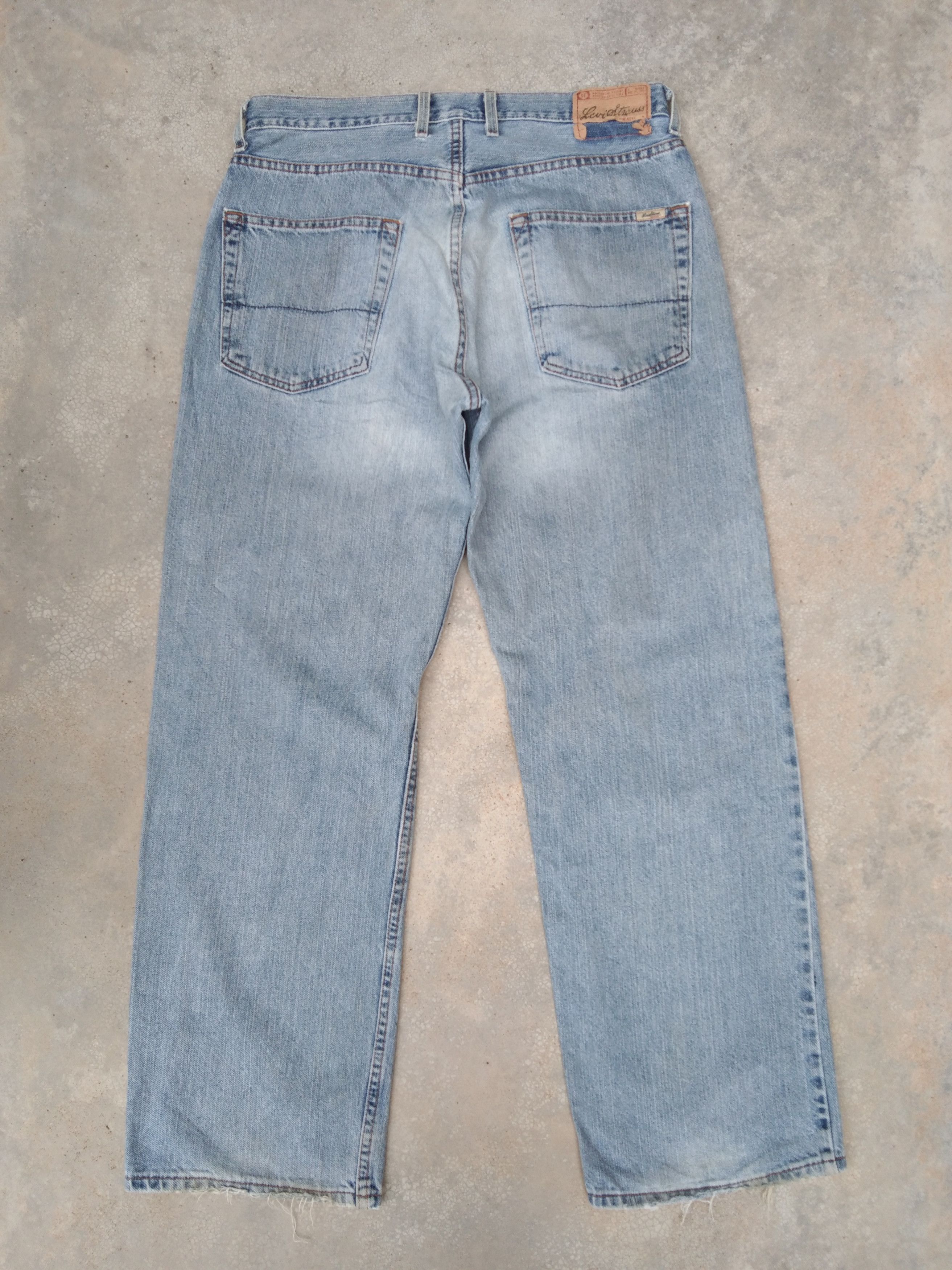 Levi's Vintage Levi's Signature Loose Distressed Jeans 33x32 Size US 33 - 2 Thumbnail