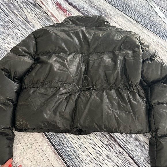 Other Altar'd State Black Gloss Cropped Puffer Jacket Size M / US 6-8 / IT 42-44 - 4 Thumbnail