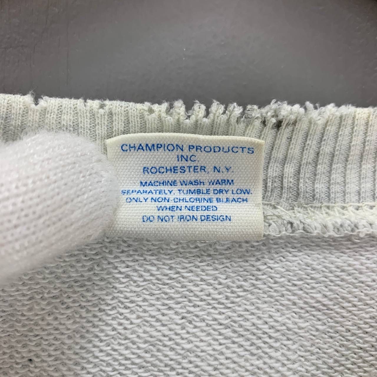 Champion Thrashed CHAMPION MEDFORD FOOTBALL Sweatshirt #2406-13x Size US M / EU 48-50 / 2 - 11 Thumbnail