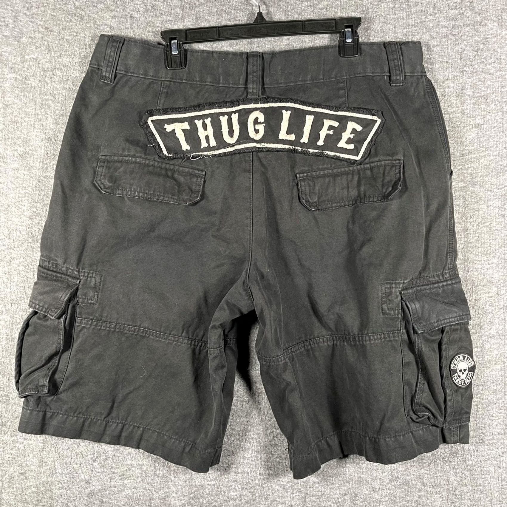 Alife Thug Life Mens Cargo Shorts 38 Black Biker Hip Hop Skull Logo Embroidered Pockets Belted Adjustable Waist Streetwear Y2K Size US 38 / EU 54 - 2 Thumbnail