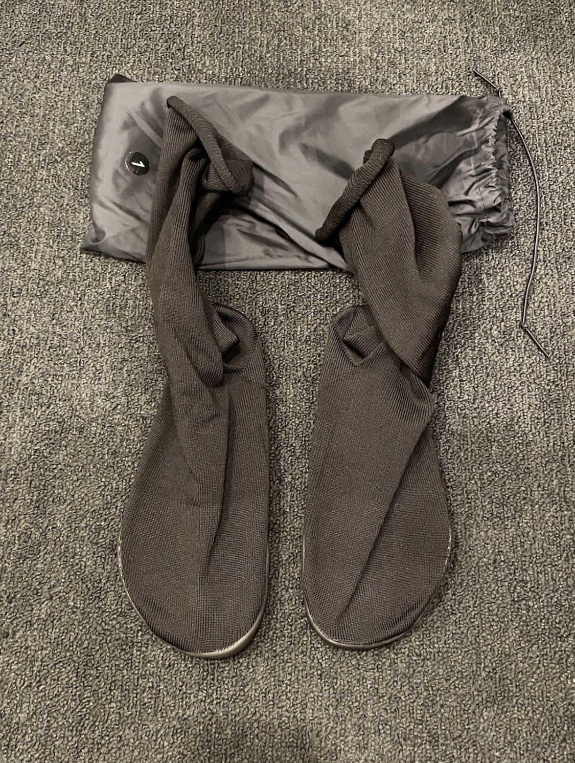 Yeezy YZY Yeezy Pods PD-01 Size 1 NEW AUTHENTIC Size US 8.5 / EU 41-42 - 3 Thumbnail