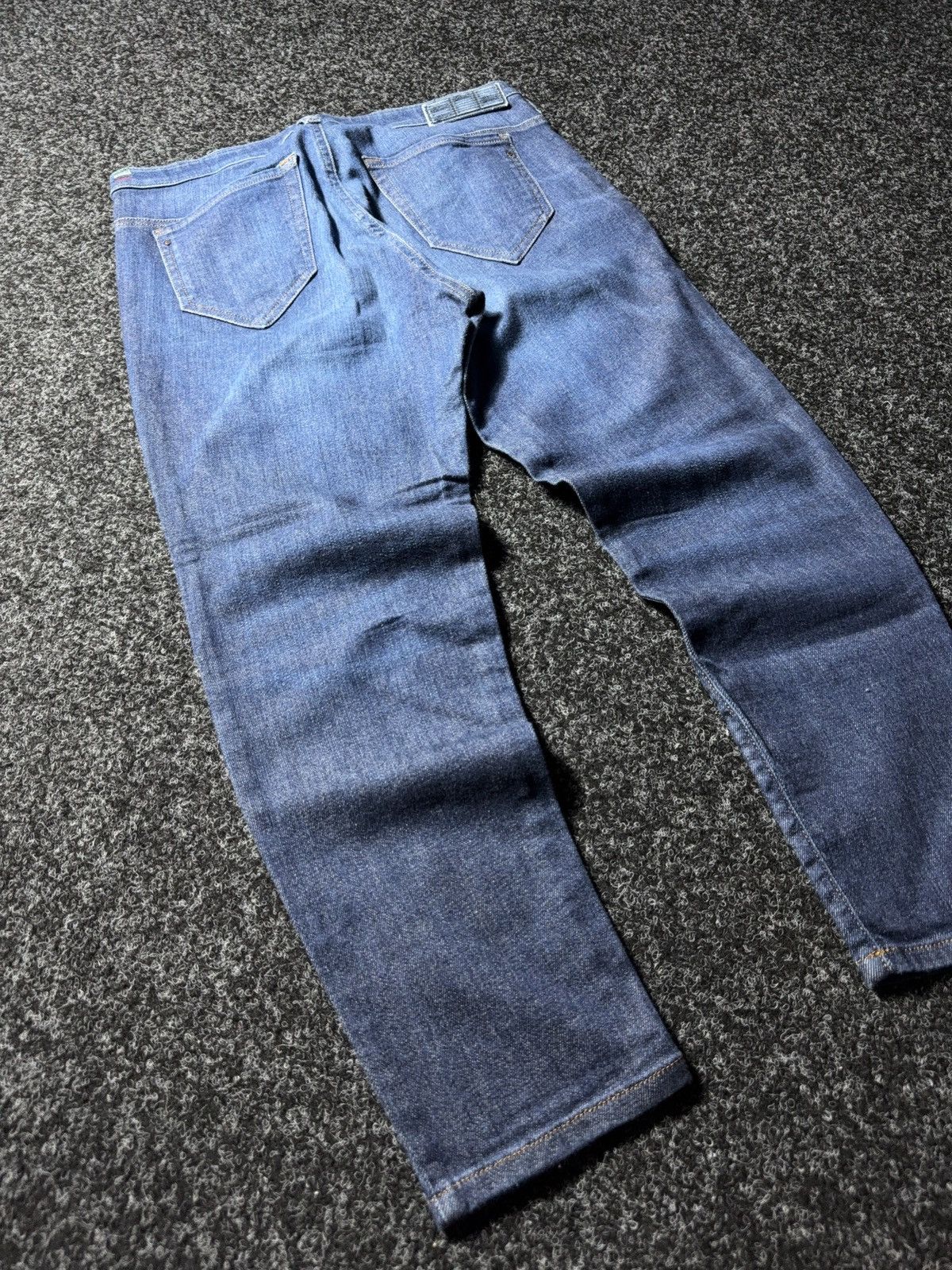 Diesel 00s Diesel Luxury Italy Chinelle Regular Slim Tapered Jeans Size 30" / US 8 / IT 44 - 14 Thumbnail