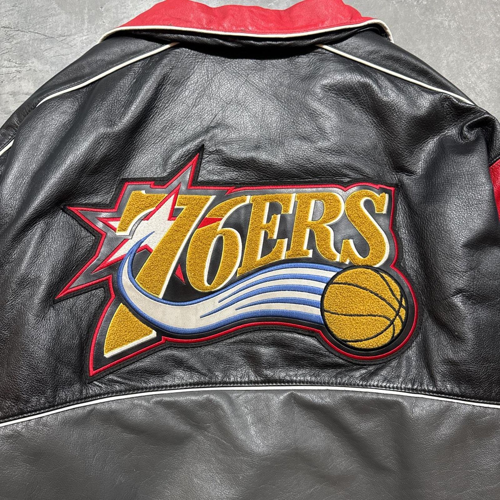 Fubu × Vintage Vintage 2000s Fubu Philadelphia 76ers NBA Leather Jacket Size US XL / EU 56 / 4 - 2 Thumbnail