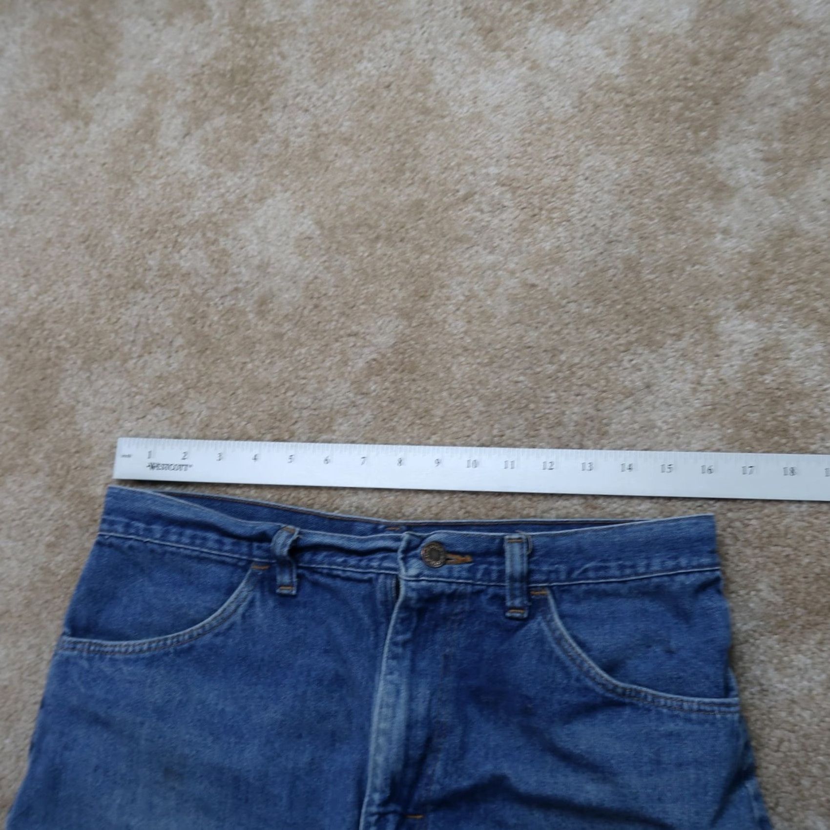 Wrangler VINTAGE Wrangler Bermuda Shorts Men's 33 Blue Denim Distressed 5-Pocket Relaxed Mid Rise Jean Shorts Size US 33 - 6 Thumbnail