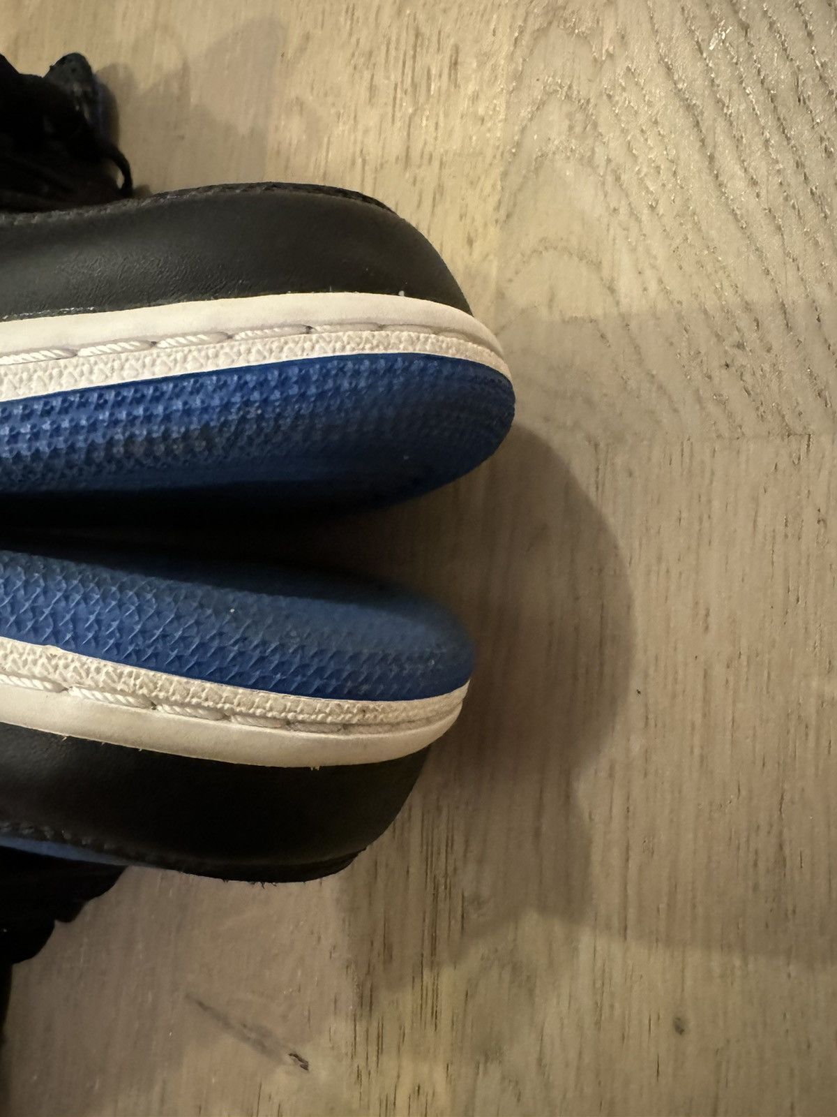 Nike NIKE AIR Jordan 1 Retro Royal size US8 / UK7 used condition Size US 8 / EU 41 - 11 Thumbnail