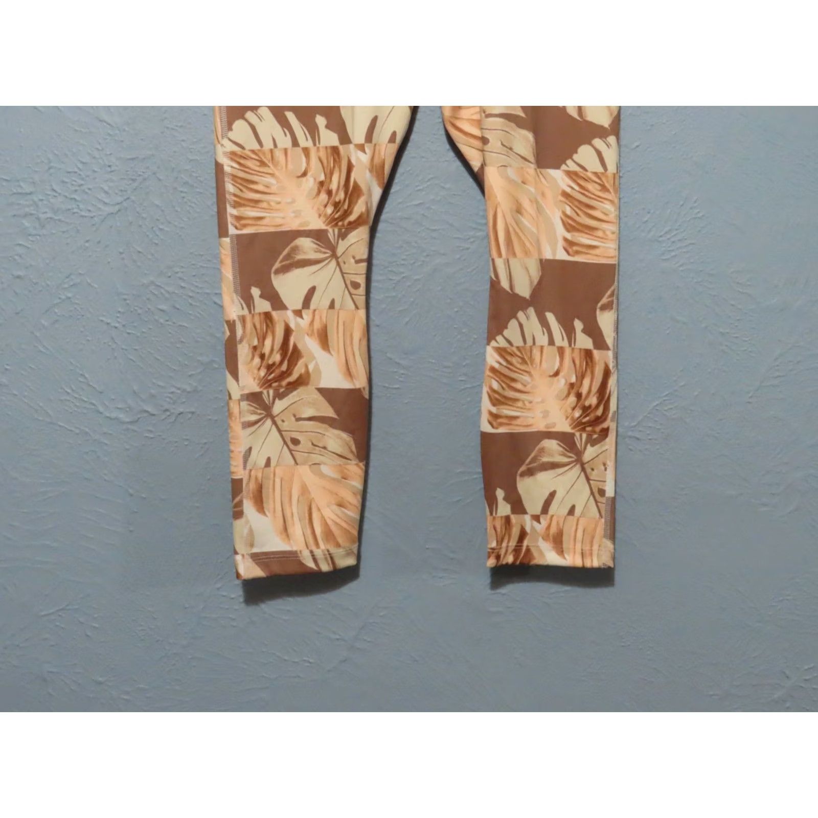 Nike Nike Dri-FIT Printed Cropped Running Leggings Women's L Pink Floral Cropped Skinny Pull On 28 in Inseam 20 in Size 36" / US 14 / IT 50 - 2 Thumbnail