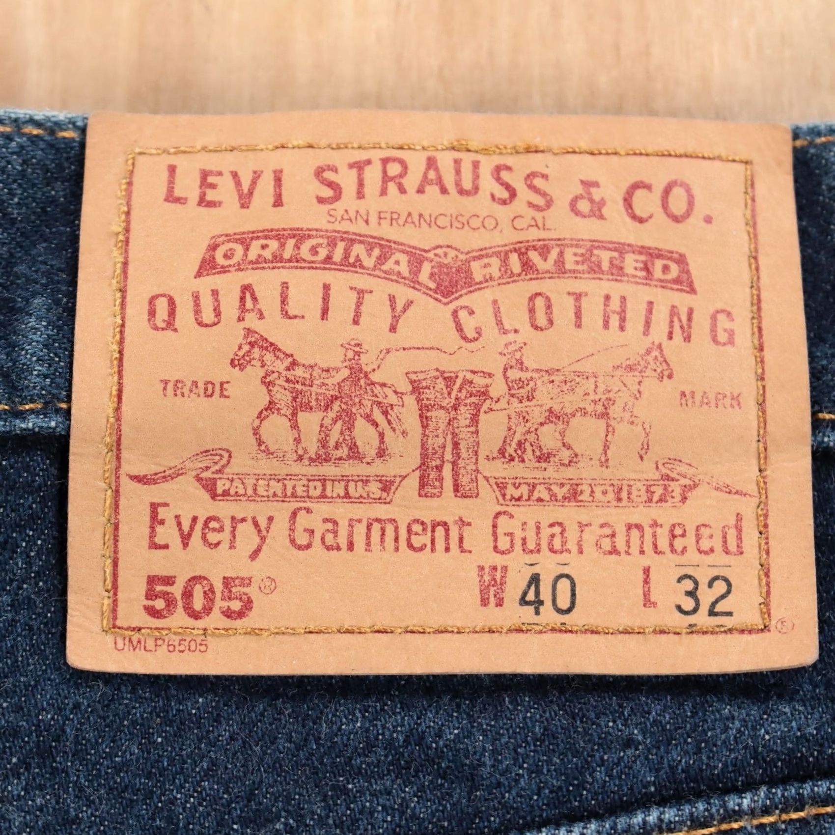 Levi's VINTAGE LEVIS 505 fit jeans 40x32 dark blue faded distressed canada Mens Size US 40 / EU 56 - 3 Thumbnail