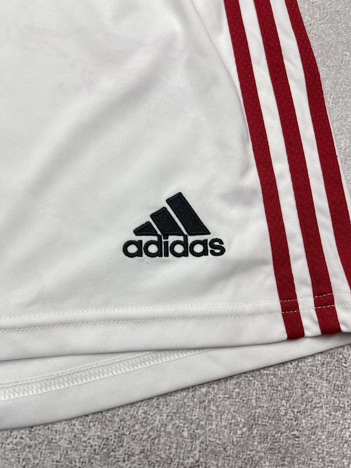 Adidas Mens Adidas Manchester United Football Shorts Jersey Soccer Size US 34 / EU 50 - 5 Thumbnail