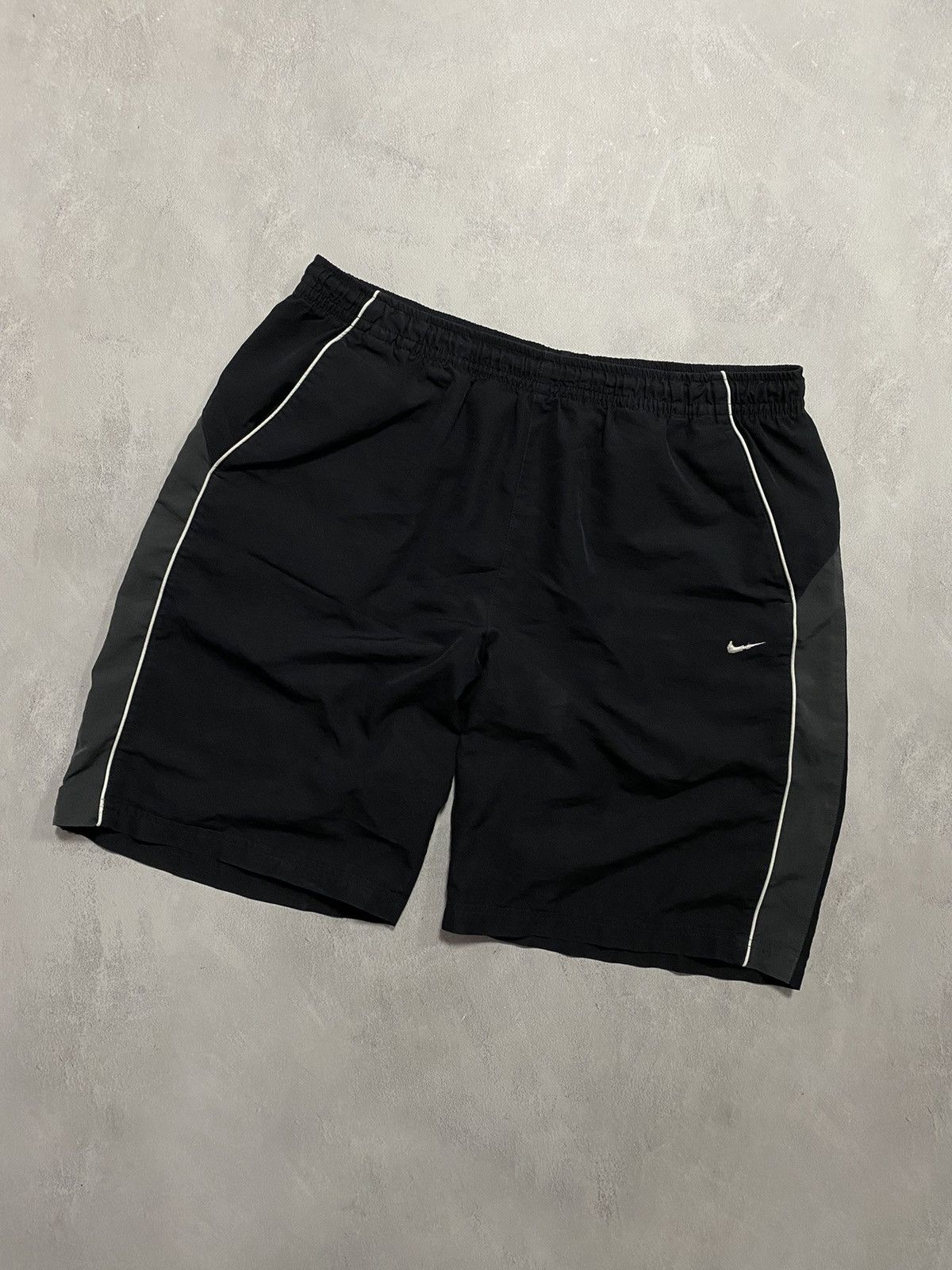 Nike × Vintage Vintage Track Shorts Nike Black Swoosh XL Size US 38 / EU 54 - 2 Thumbnail