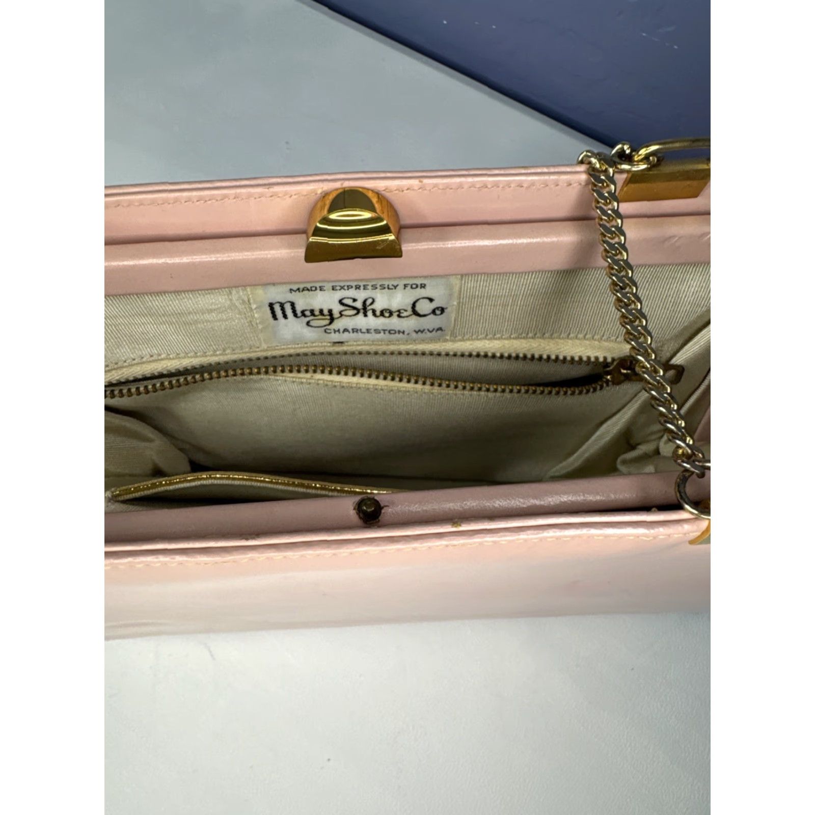 CO VINTAGE May Shoe Co Purse Bag Charleston WV Gold Chain Soft Pink Purse Pink Bag Womens Vintage Size ONE SIZE - 7 Thumbnail