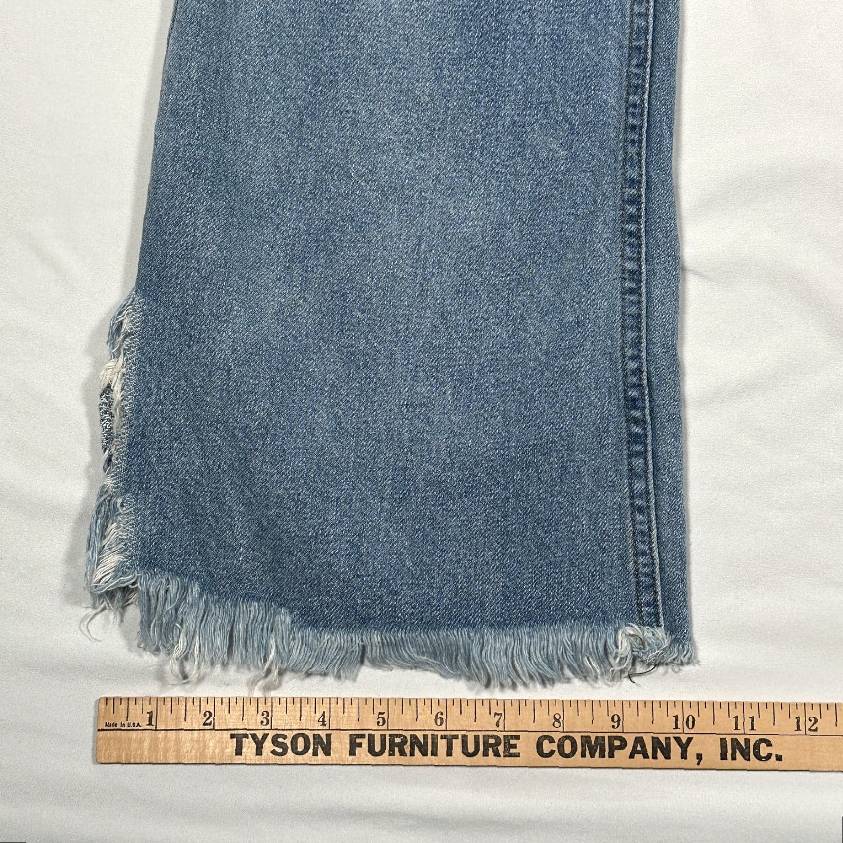 Vintage VINTAGE We The Free Women's Jeans Flared High Rise Denim 28 Blue Distressed Frayed Pockets 2010s Size 28" / US 6 / IT 42 - 2 Thumbnail