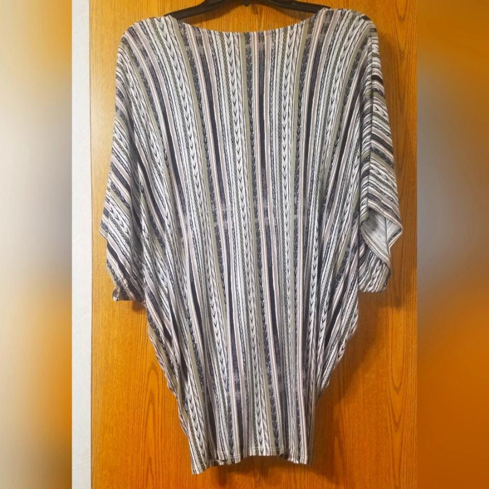 Designer NWY Ella Moss Striped V-Neck Women's Top Size Small Size S / US 4 / IT 40 - 2 Thumbnail