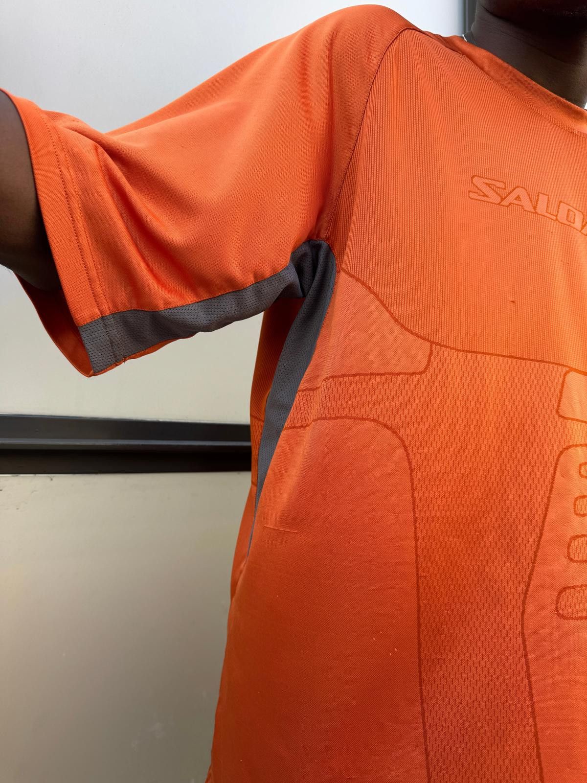 Salomon Early 2000's Salomon Bright Orange Futuristic Graphic Tee Size US L / EU 52-54 / 3 - 5 Thumbnail