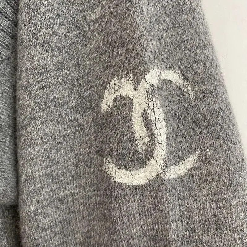 Chanel Chanel Gray Wool Blend Sweater with Lion Design . Size M / US 6-8 / IT 42-44 - 6 Thumbnail