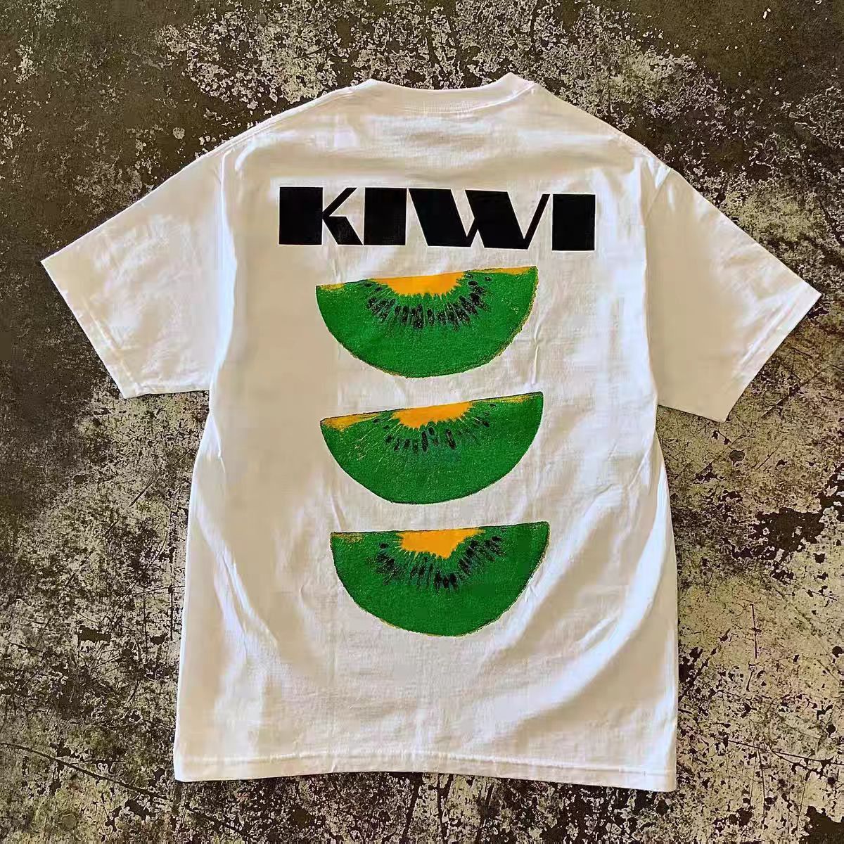 Vintage White Washed Vintage Kiwi Print T-Shirt Size US M / EU 48-50 / 2 - 1 Thumbnail