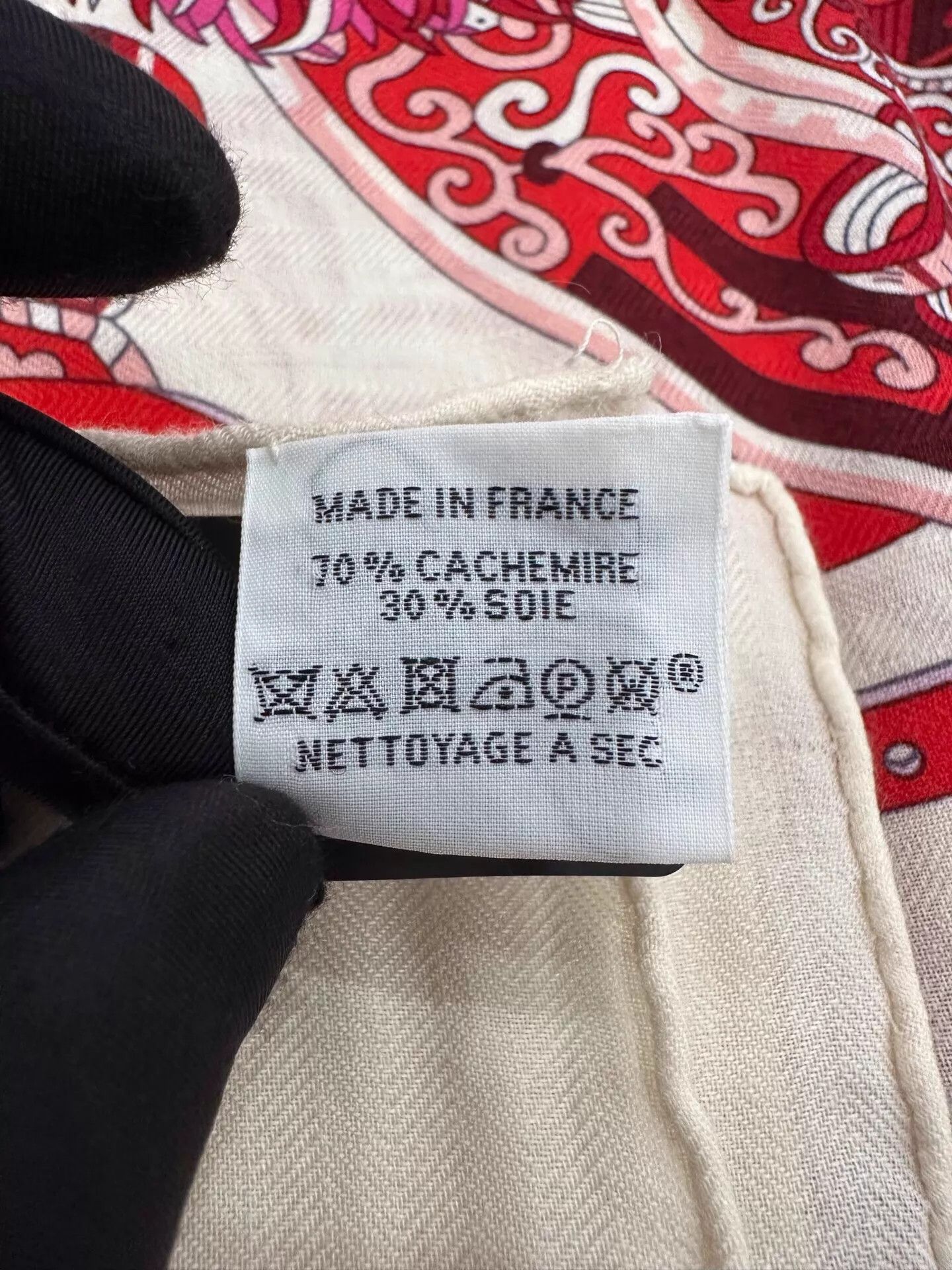 Hermes Hermes 140x140cm Cashmere Red Armor Logo Scarf Size ONE SIZE - 7 Thumbnail