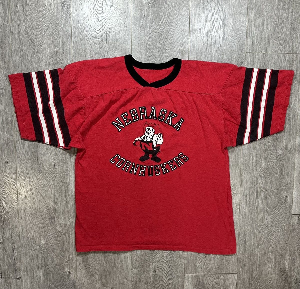 Vintage Vintage 70s 80s University of Nebraska Cornhuskers T Shirt Size US L / EU 52-54 / 3 - 1 Thumbnail