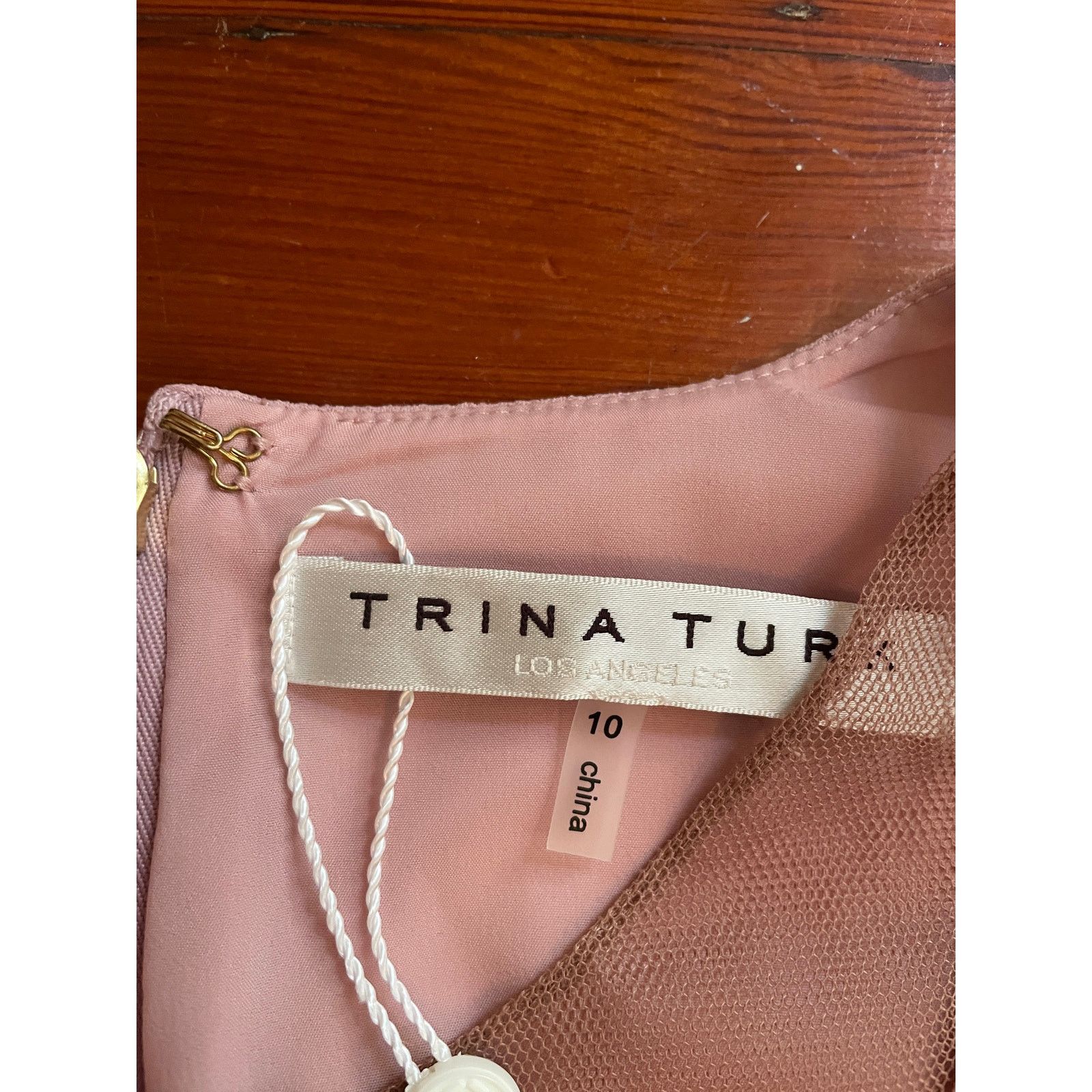 Trina Turk NWT Trina Turk Floral Embroidered Sheath Dress Blush Sz 10 Size L / US 10 / IT 46 - 13 Thumbnail